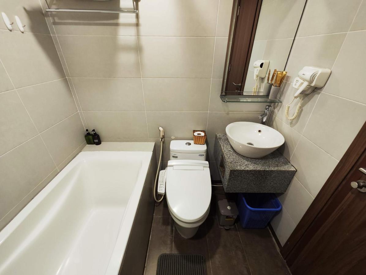 Zody House Hotel Hanoi Buitenkant foto
